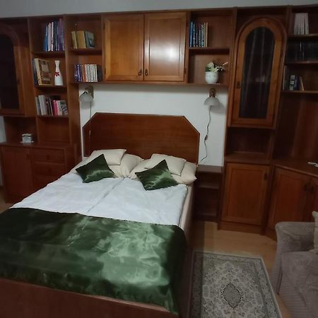 Londira Apartman Heviz Apartment Екстериор снимка