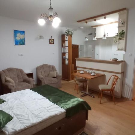 Londira Apartman Heviz Apartment Екстериор снимка