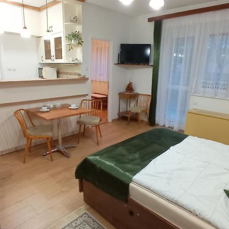 Londira Apartman Heviz Apartment Екстериор снимка