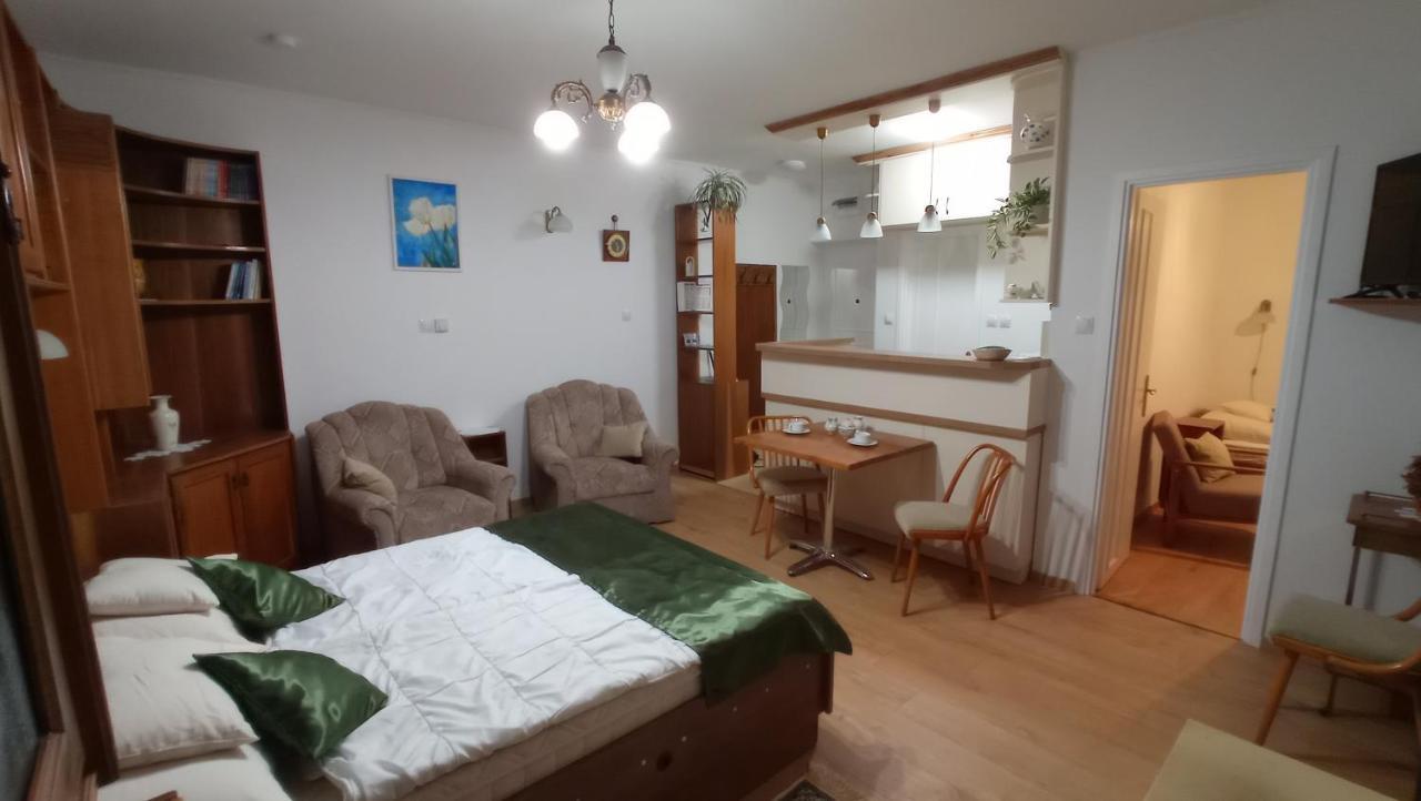 Londira Apartman Hévíz Екстериор снимка