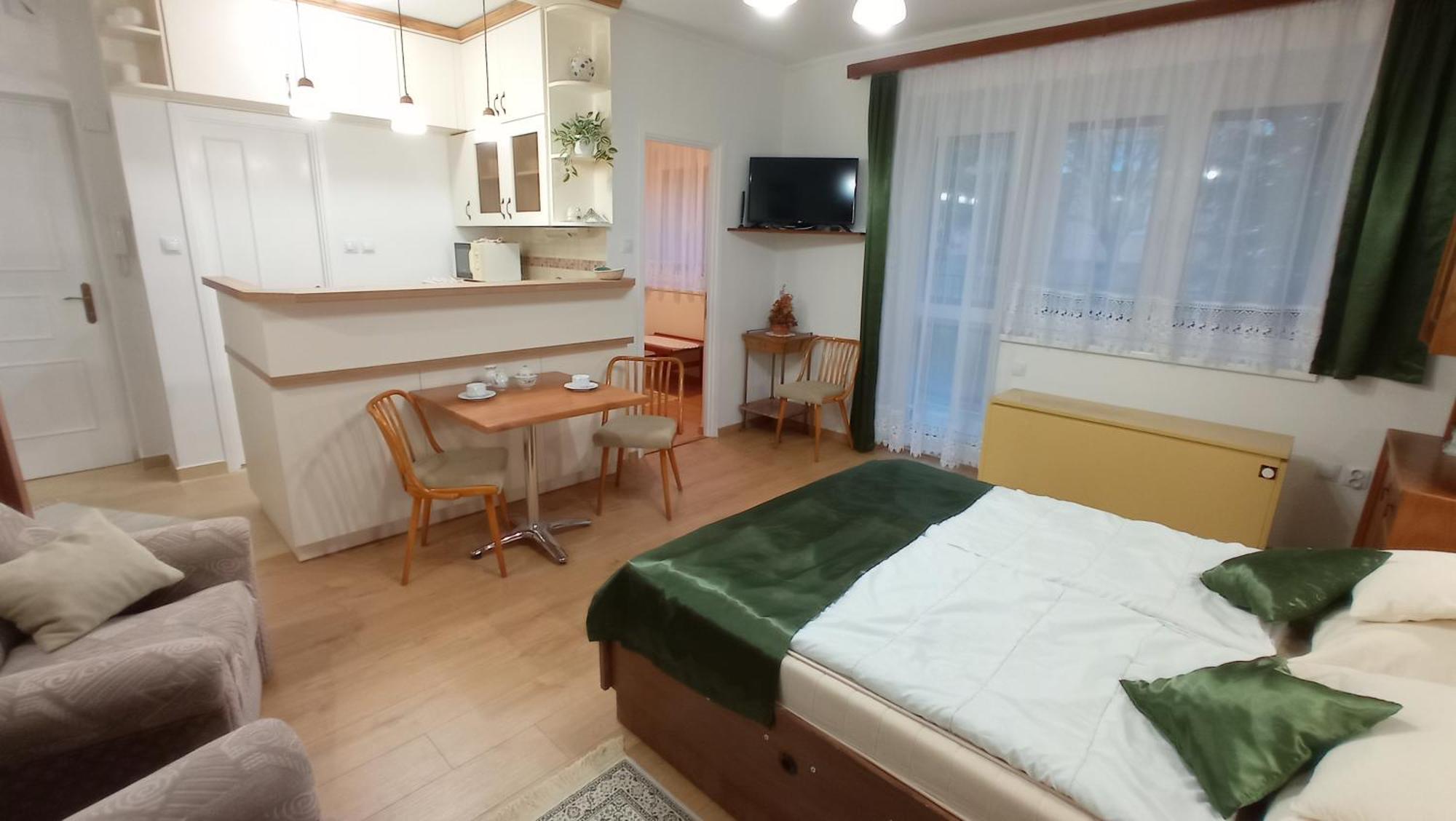 Londira Apartman Heviz Apartment Екстериор снимка